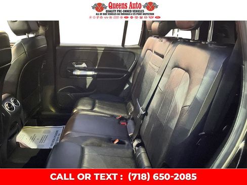 Used 2020 Mercedes-Benz GLB 250 4MATIC w/ Premium Package image 11