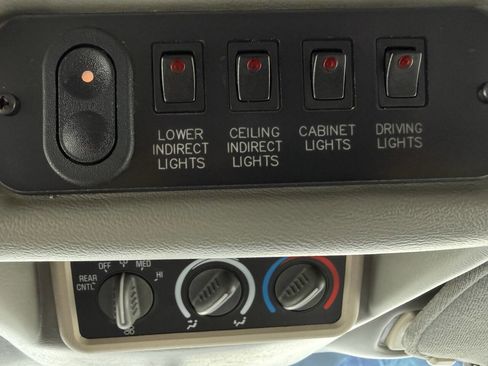 Used 2007 Chevrolet Express 2500 Extended w/ Preferred Equipment Group RWD image 25