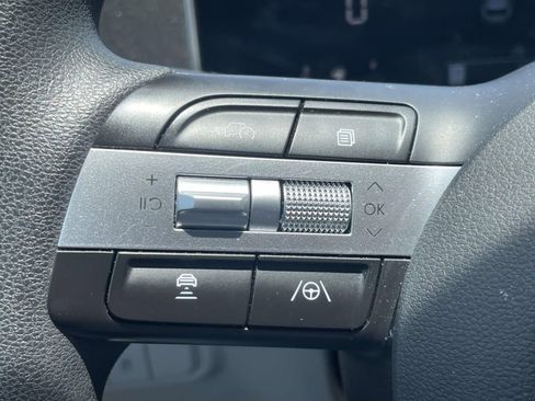 Used 2025 Hyundai Tucson SEL FWD image 23