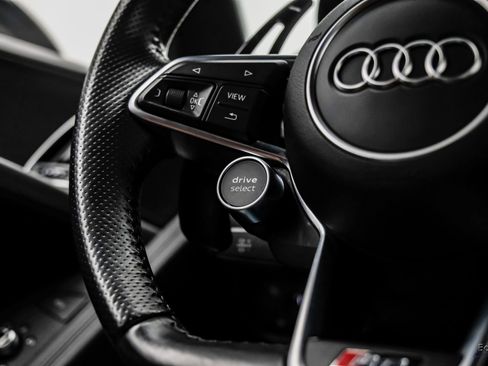 Used 2018 Audi R8 V10 RWD image 51