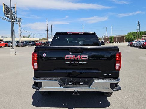 New 2026 GMC Sierra 1500 SLE image 4