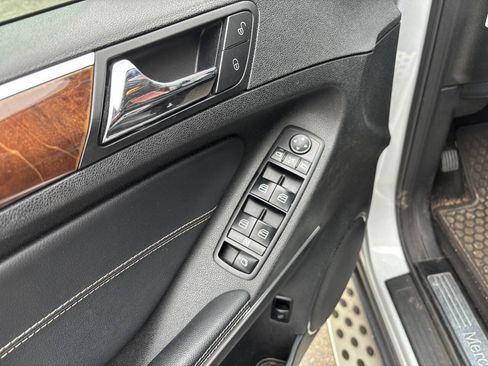 Used 2011 Mercedes-Benz GL 450 4MATIC image 9