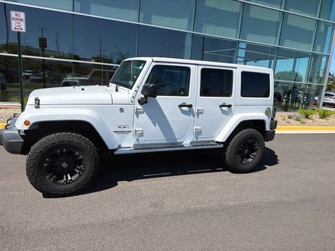 Used 2017 Jeep Wrangler Unlimited Sahara w/ Mopar Chrome Edition Group AWD/4WD image 2