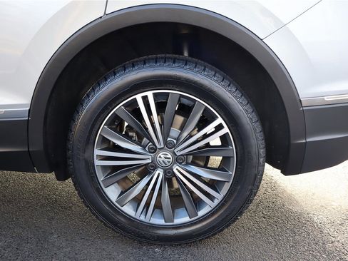 Used 2019 Volkswagen Tiguan SEL image 11