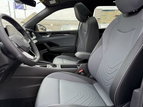 New 2026 Volkswagen Tiguan SE R-Line FWD image 19