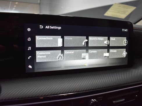 Certified 2025 Nissan Kicks SR image 21