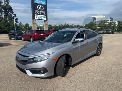 Used 2016 Honda Civic Touring image 12
