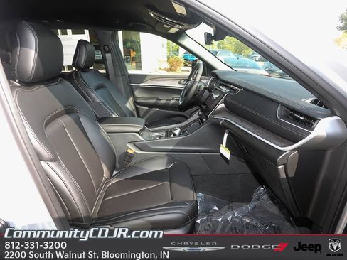 New 2025 Jeep Grand Cherokee Limited AWD/4WD image 19