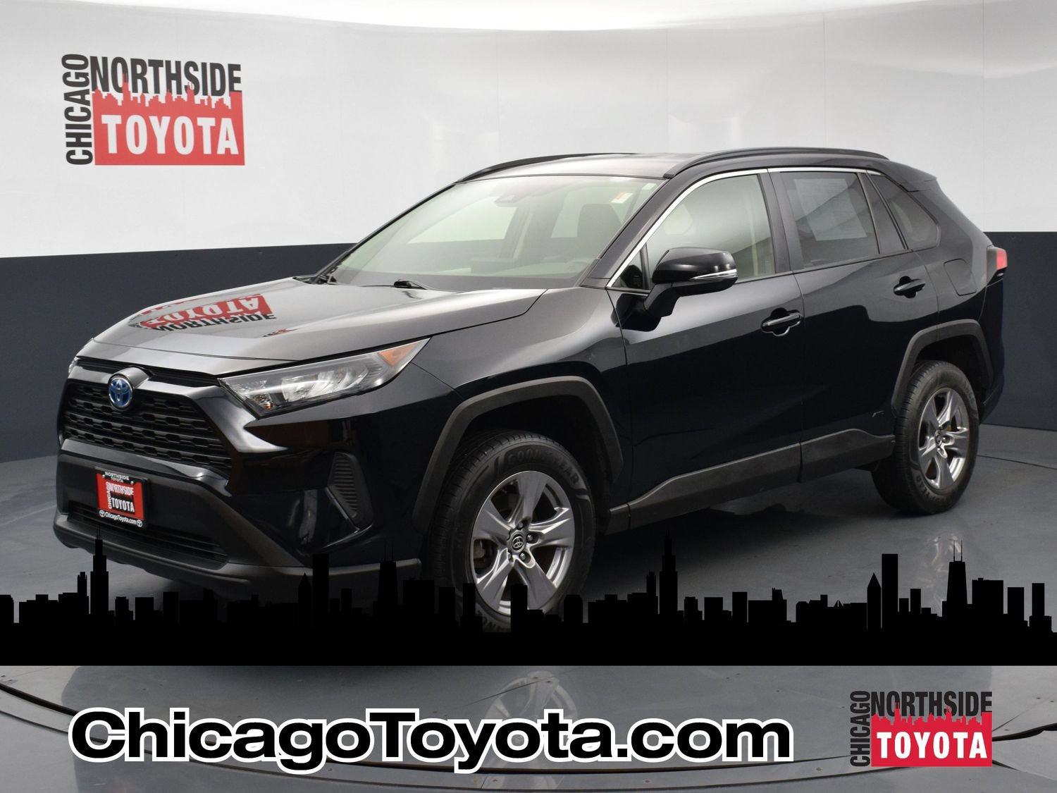 Used 2022 Toyota RAV4 LE AWD/4WD image 1