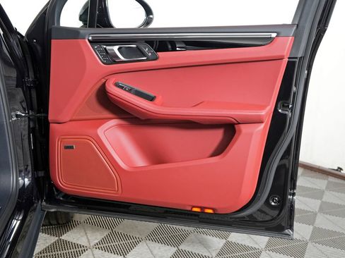 New 2026 Porsche Macan image 36