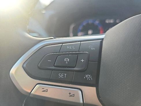 Used 2022 Volkswagen Taos SEL image 20