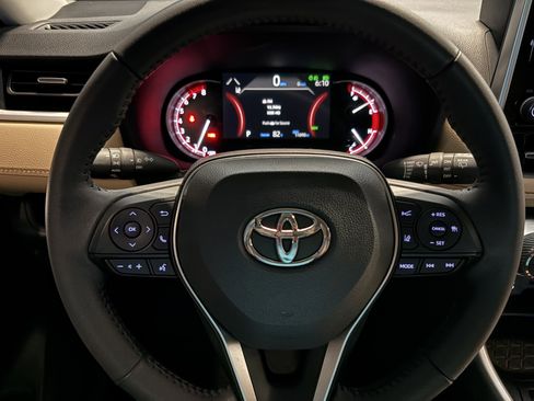 Certified 2025 Toyota RAV4 XLE Premium FWD image 20