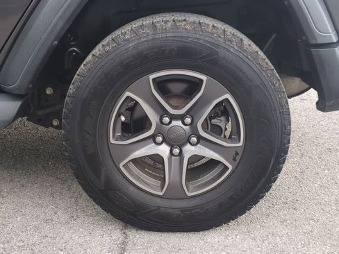 Certified 2018 Jeep Wrangler Unlimited Sport S AWD/4WD image 14