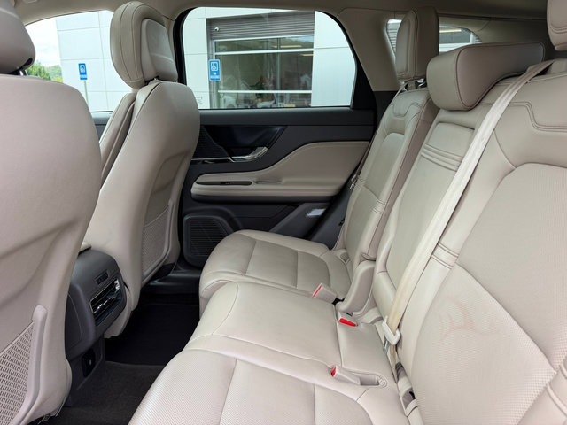 Used 2020 Lincoln Corsair AWD image 17
