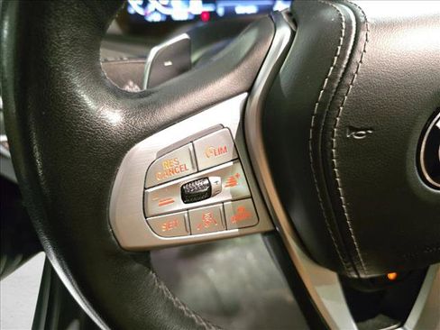 Used 2022 BMW X7 xDrive40i w/ Premium Package image 19