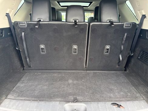 Used 2022 Nissan Pathfinder Platinum w/ Cargo Package FWD image 10