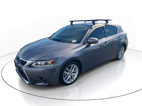 Used 2017 Lexus CT 200h w/ Seat Comfort Package FWD image 3