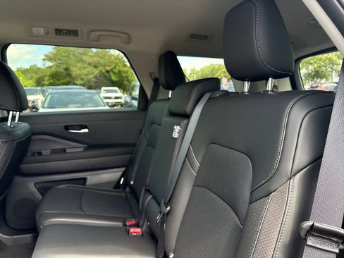 New 2026 Nissan Pathfinder SL FWD image 20
