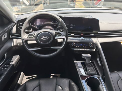 Used 2025 Hyundai Elantra Limited w/ Cargo Package FWD image 23