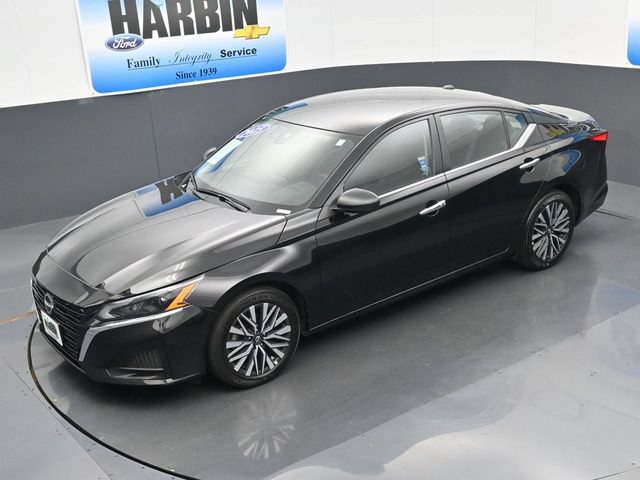 Used 2025 Nissan Altima 2.5 SV FWD image 22