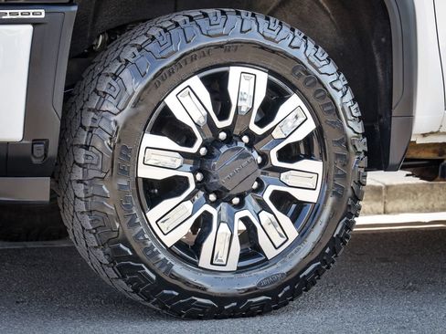 Used 2024 GMC Sierra 2500 Denali w/ Denali Reserve Package AWD/4WD image 11