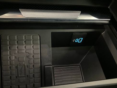 Used 2024 Ford F350 Limited w/ FX4 Off-Road Package image 20