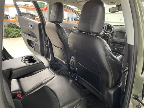 Used 2020 Jeep Compass Latitude w/ Popular Equipment Group AWD/4WD image 18