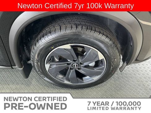 Used 2025 Nissan Rogue SV w/ SV Premium Package FWD image 44