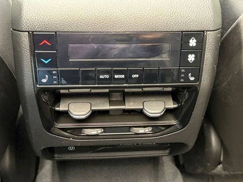 Used 2023 Jeep Grand Cherokee L Limited w/ Luxury Tech Group II AWD/4WD image 35