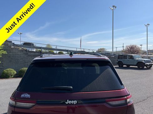 Used 2024 Jeep Grand Cherokee Laredo w/ Trailer Tow Package image 7