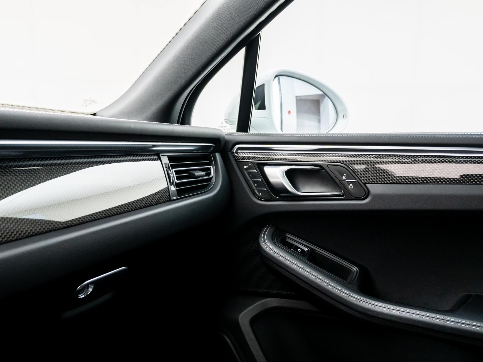 Certified 2023 Porsche Macan GTS AWD/4WD image 26