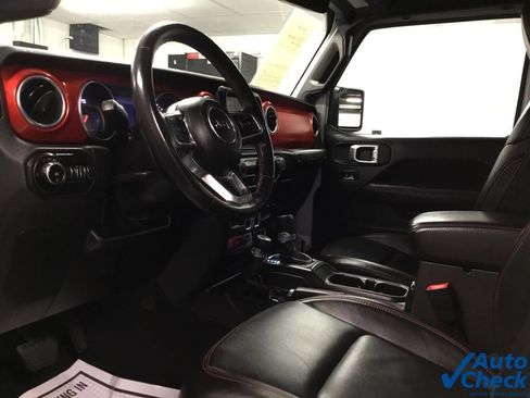 Used 2018 Jeep Wrangler Unlimited Rubicon AWD/4WD image 25