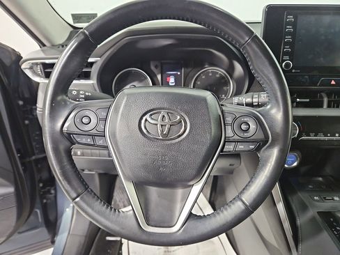 Used 2022 Toyota Venza LE image 15