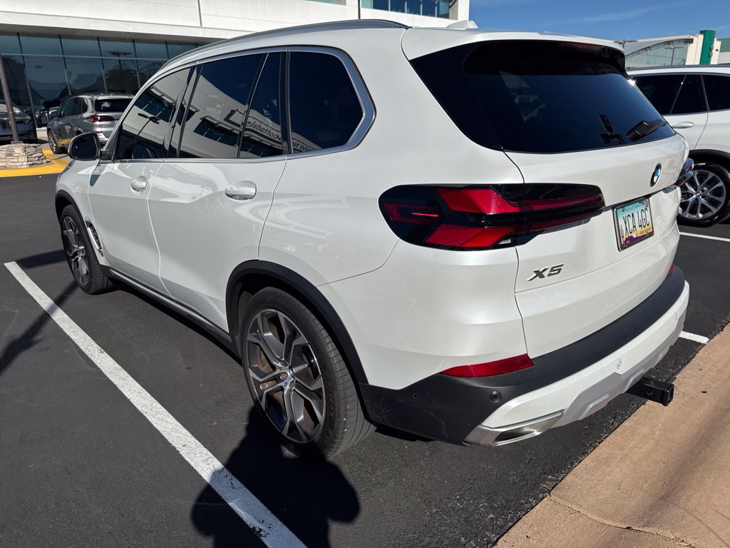 Certified 2024 BMW X5 xDrive40i w/ Premium Package AWD/4WD image 4