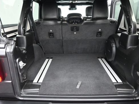 Used 2021 Jeep Wrangler Unlimited Rubicon w/ Dual Top Group AWD/4WD image 6