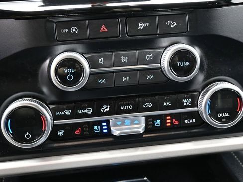 Used 2024 Ford Expedition XLT AWD/4WD image 28