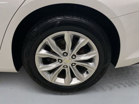 Used 2020 Chevrolet Malibu LT FWD image 16