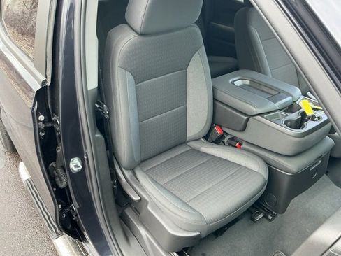 Used 2023 Chevrolet Silverado 1500 Custom image 21