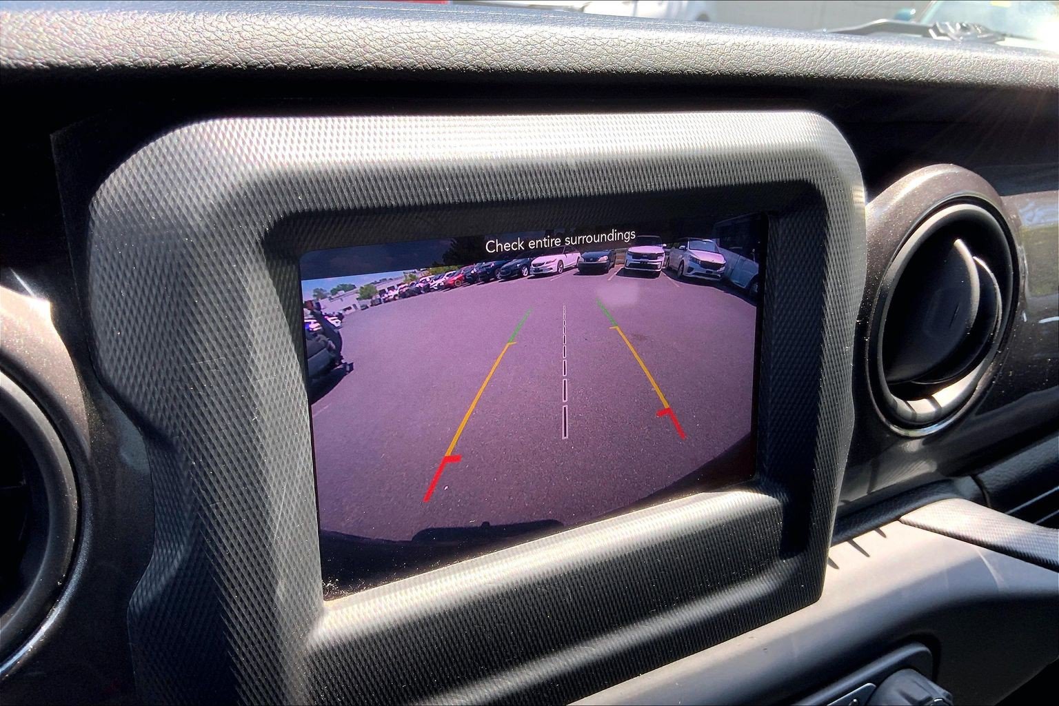 Used 2019 Jeep Wrangler Unlimited Sport AWD/4WD image 25