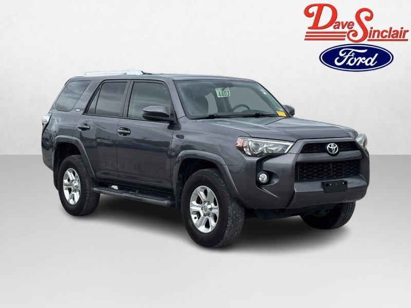 Used 2017 Toyota 4Runner SR5 AWD/4WD image 4