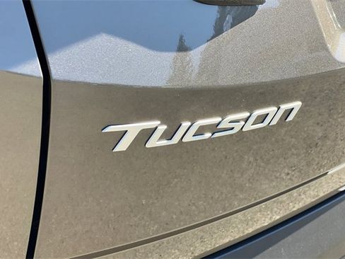 New 2025 Hyundai Tucson Limited image 9