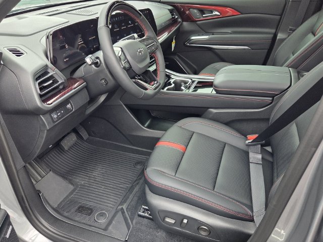 New 2026 Chevrolet Traverse RS w/ LPO, Floor Liner Package FWD image 6
