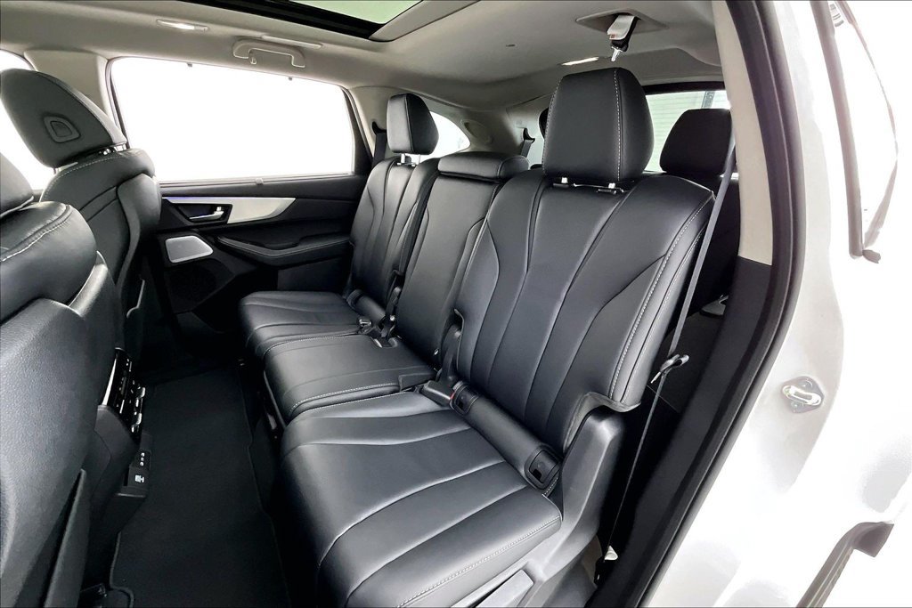 Used 2026 Acura MDX w/ Technology Package FWD image 32