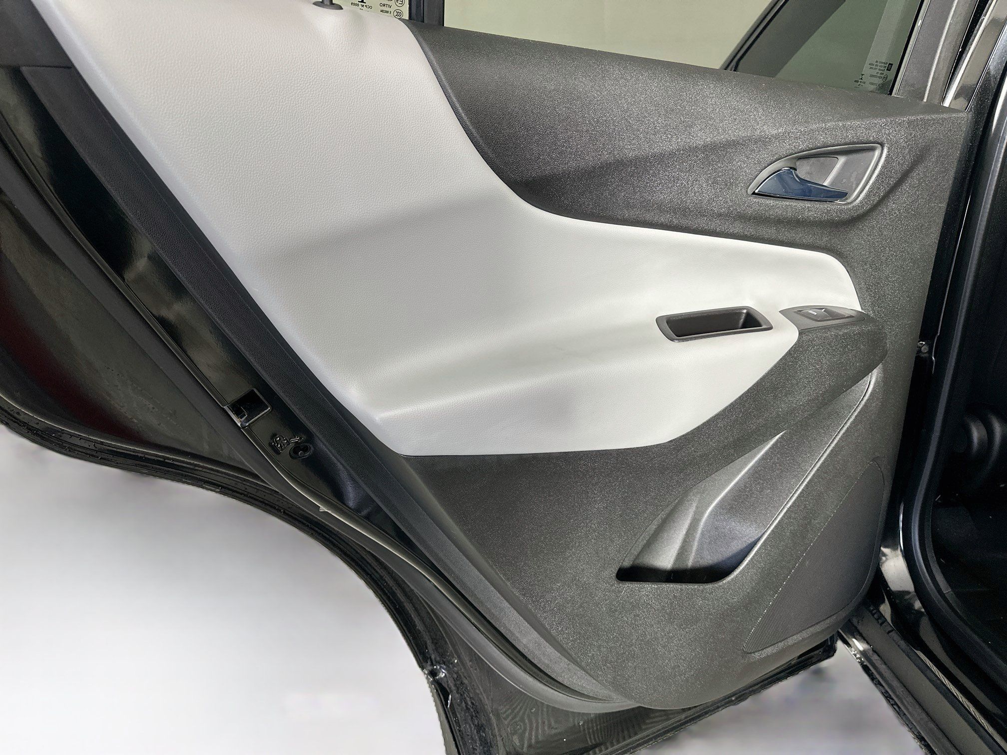 Used 2018 Chevrolet Equinox LS FWD image 24