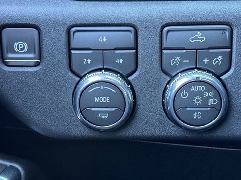 New 2026 GMC Sierra 2500 SLE w/ Max Trailering Package AWD/4WD image 28