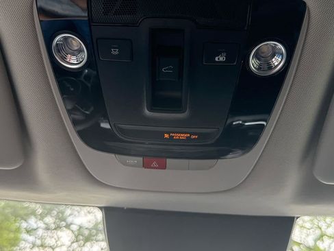 Used 2025 Kia Sportage SX image 25