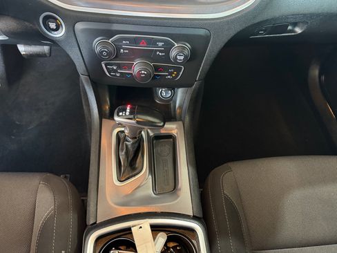 Used 2022 Dodge Charger SXT RWD image 13