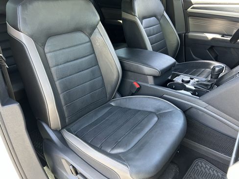 Used 2023 Volkswagen Atlas Cross Sport SEL Premium R-Line AWD/4WD image 8
