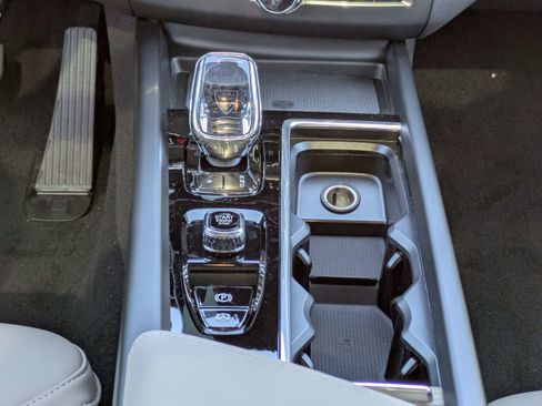 New 2026 Volvo XC60 B5 Plus w/ Protection Package Premier image 20