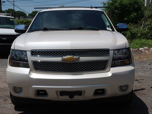 Used 2013 Chevrolet Suburban LTZ AWD/4WD image 3